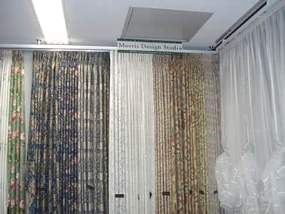川島織物セルコン人気のモリスシリーズを多数展示しております。